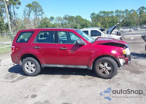 2012 Ford Escape Xls z USA, uszkodzony, nr VIN 1FMCU0C76CKC01464